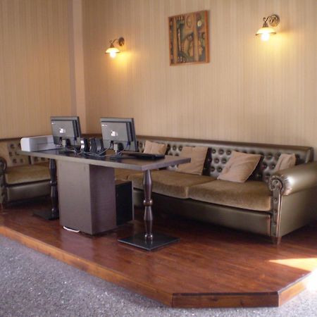 Byzantion Hotel ไมส์ตราส ภายนอก รูปภาพ