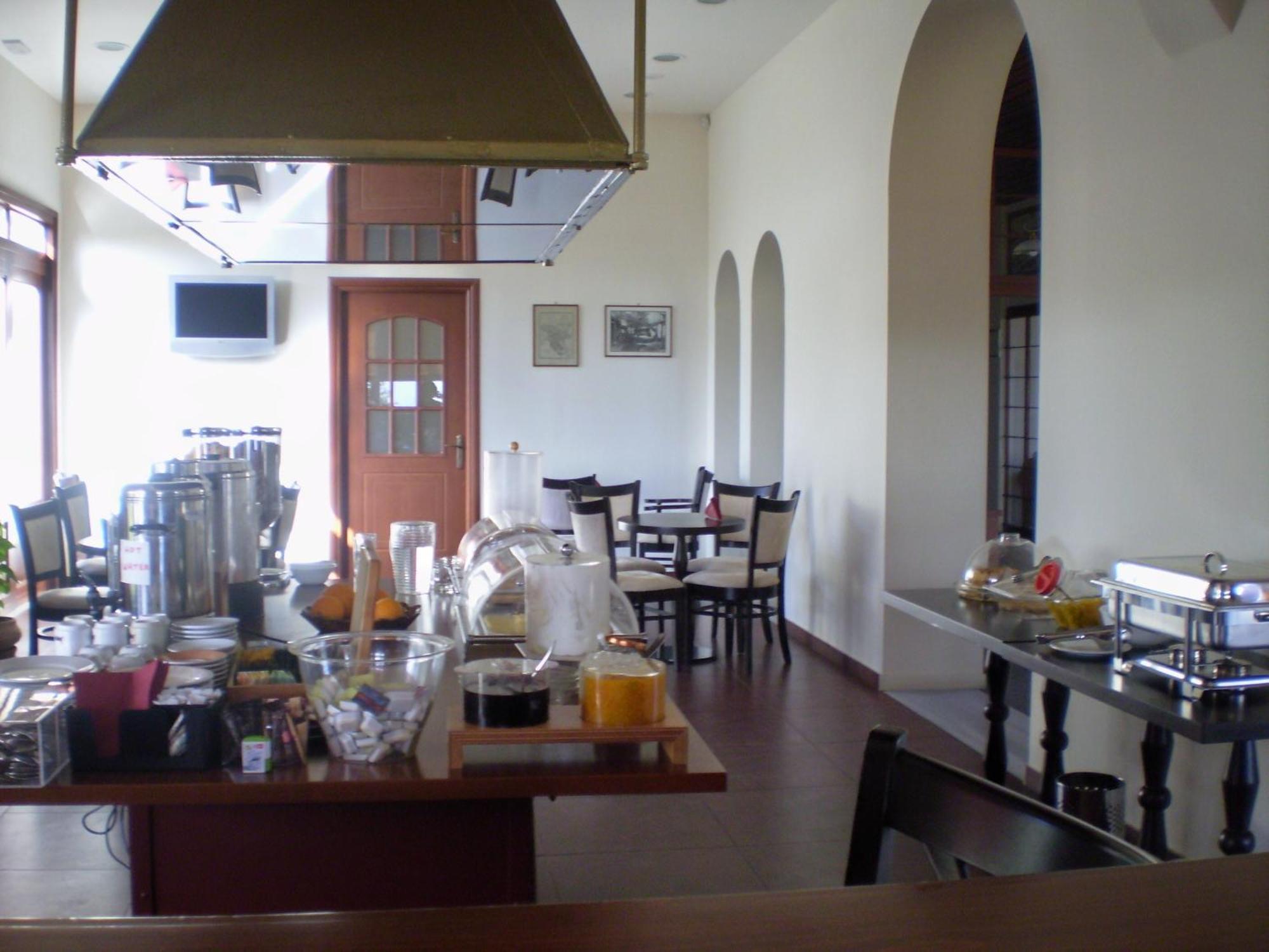 Byzantion Hotel ไมส์ตราส ภายนอก รูปภาพ