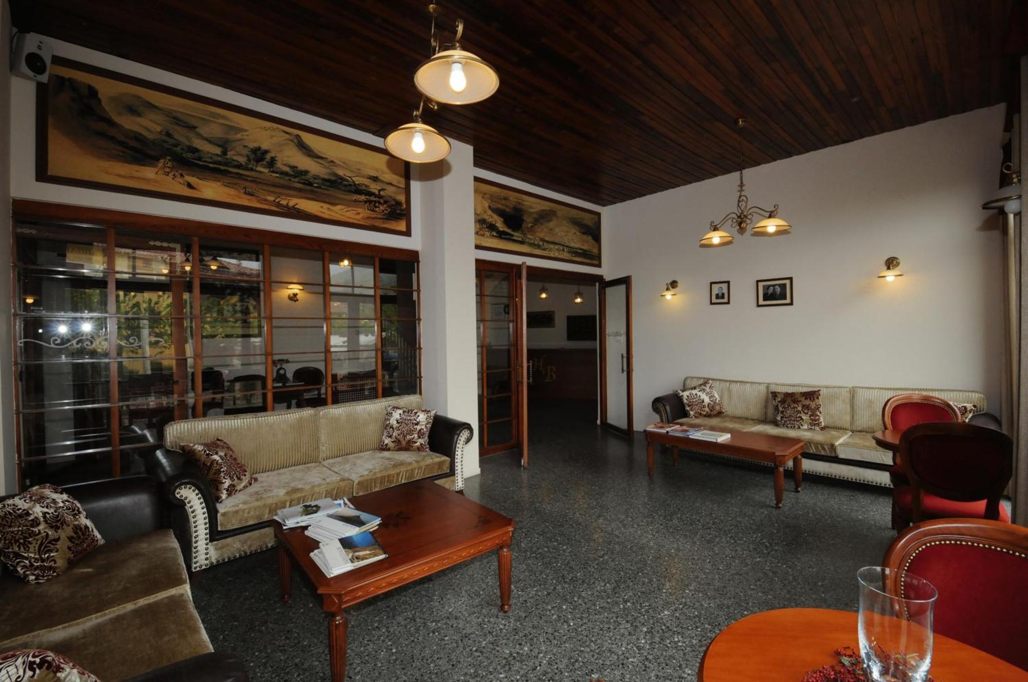 Byzantion Hotel ไมส์ตราส ภายนอก รูปภาพ