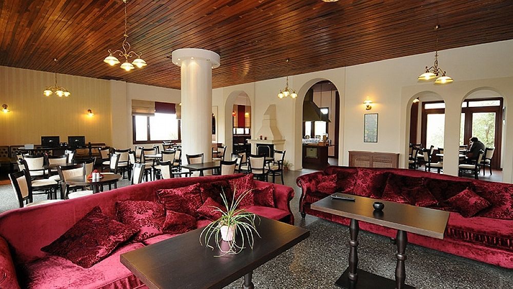 Byzantion Hotel ไมส์ตราส ภายนอก รูปภาพ
