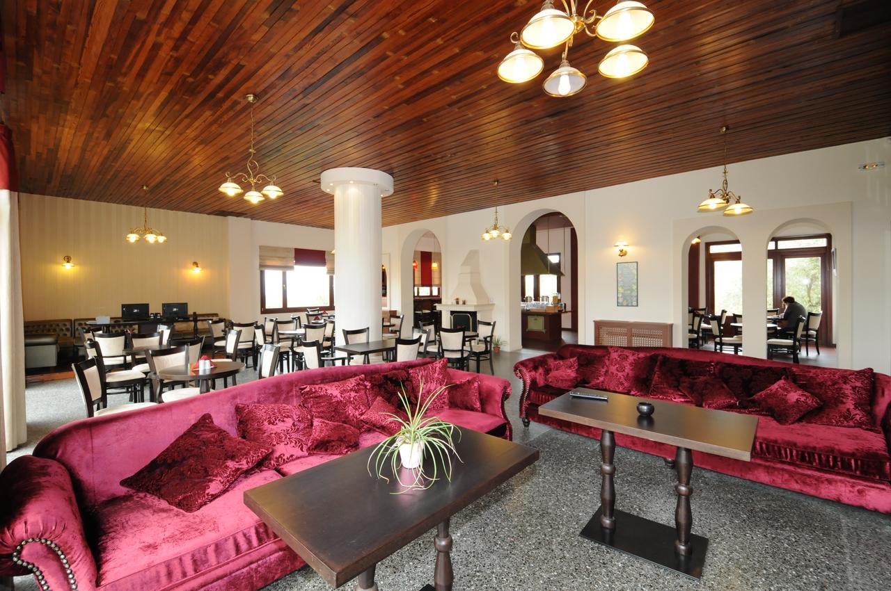Byzantion Hotel ไมส์ตราส ภายนอก รูปภาพ