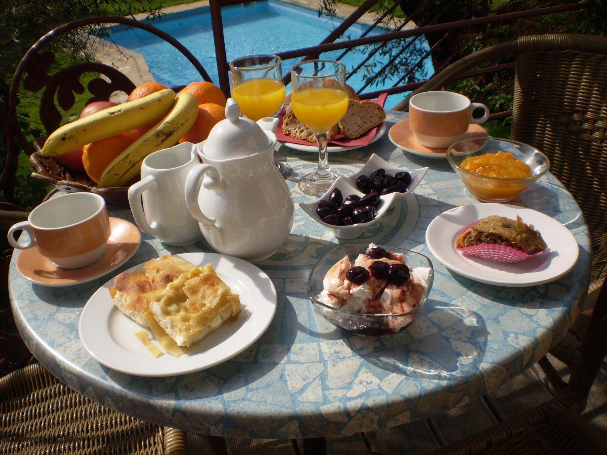 Byzantion Hotel ไมส์ตราส ภายนอก รูปภาพ